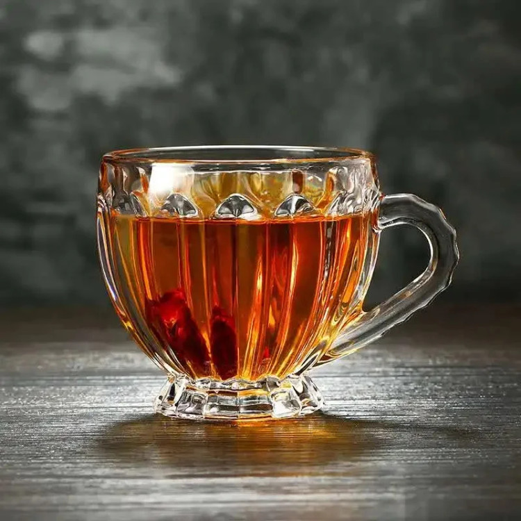 فنجان کریستال بلینک مکس مدل B86c نمای جانبی چای